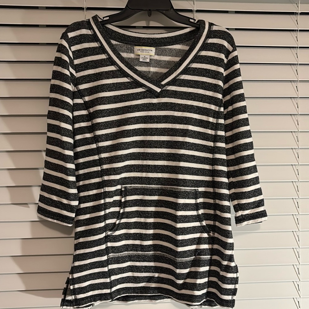 Medium black & white Liz Claiborne athleisure sweater